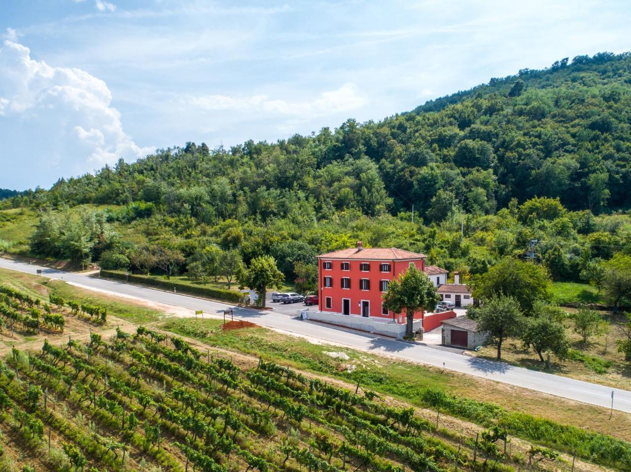 Casa Rossa Motovun Hotel Exterior photo